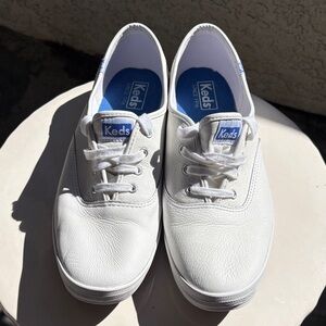 Keds Classic Woman’s White Leather Preppy Casual Sneakers SZ 11